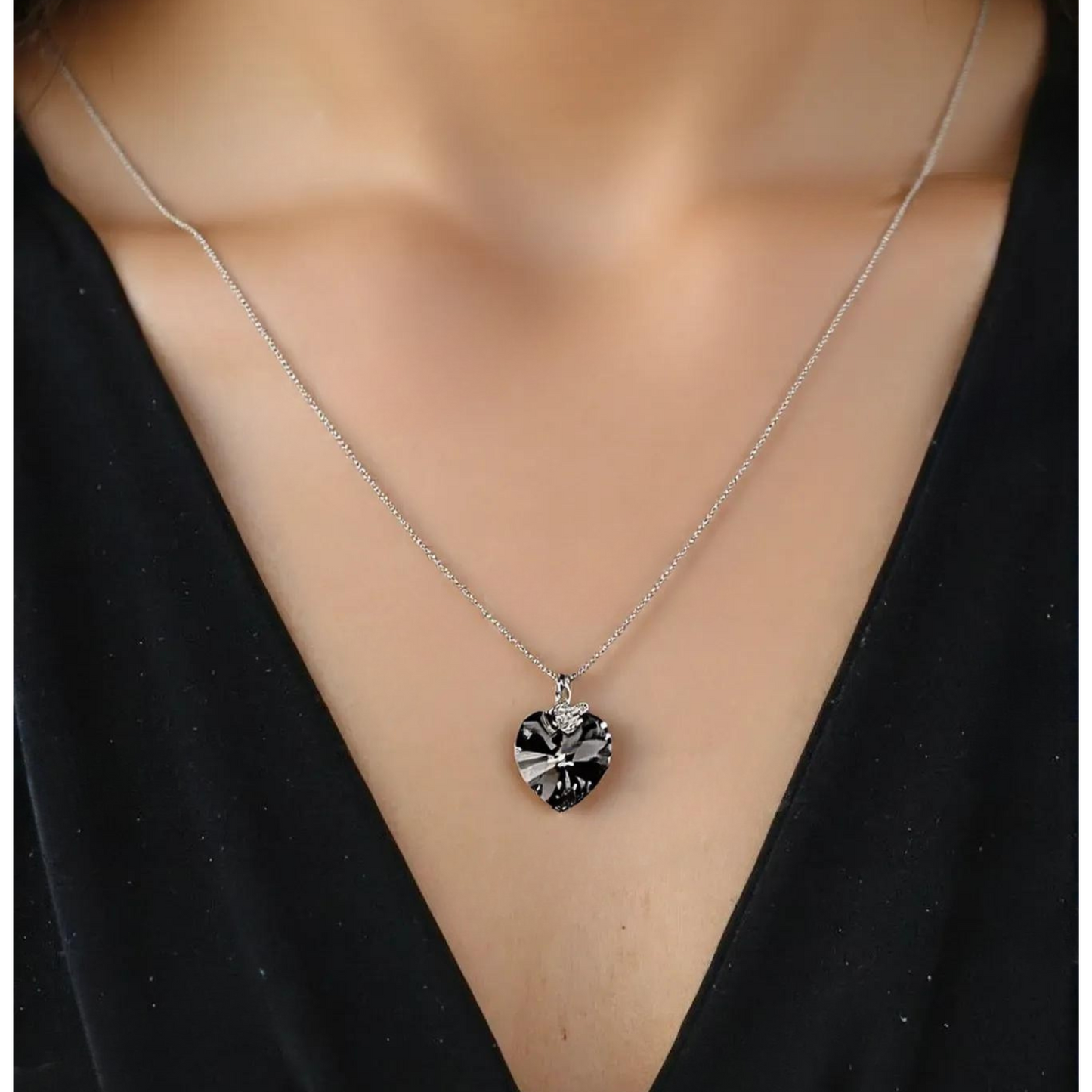 A Silver Cristal Heart Shape Necklace