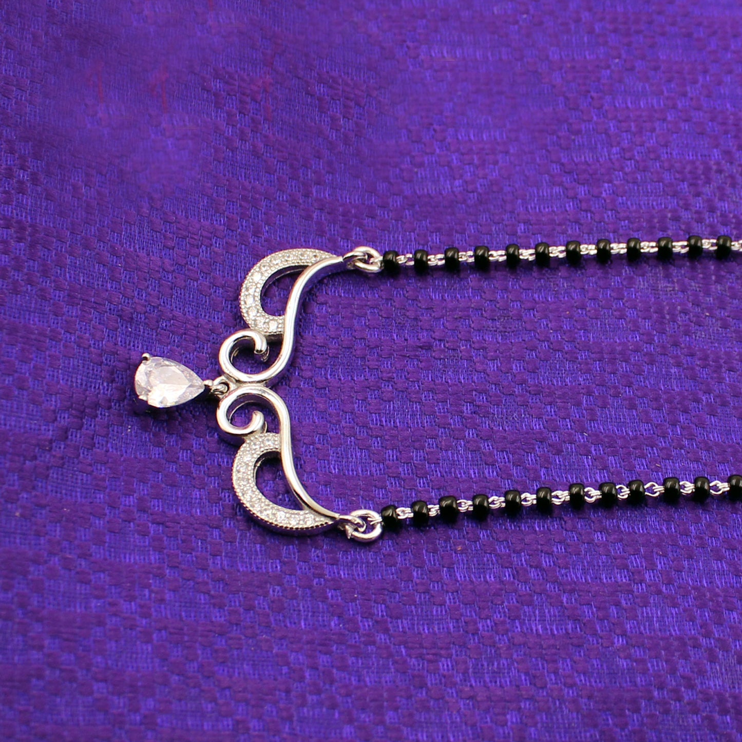 Attractive Swirl Design Mangalsutra