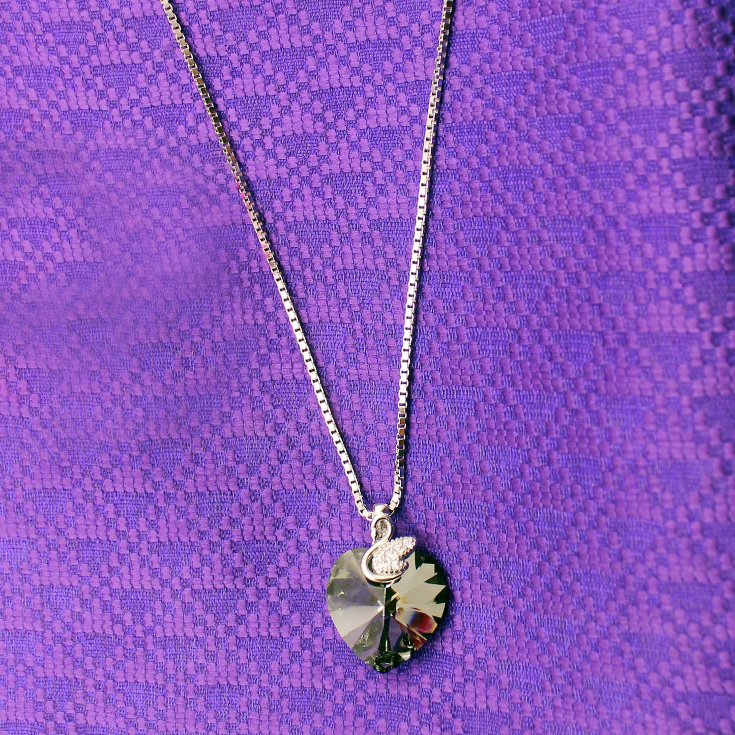 A Silver Cristal Heart Shape Necklace