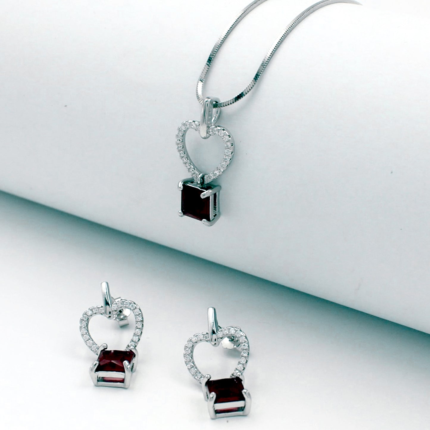 Silver Heartlet Glow Set
