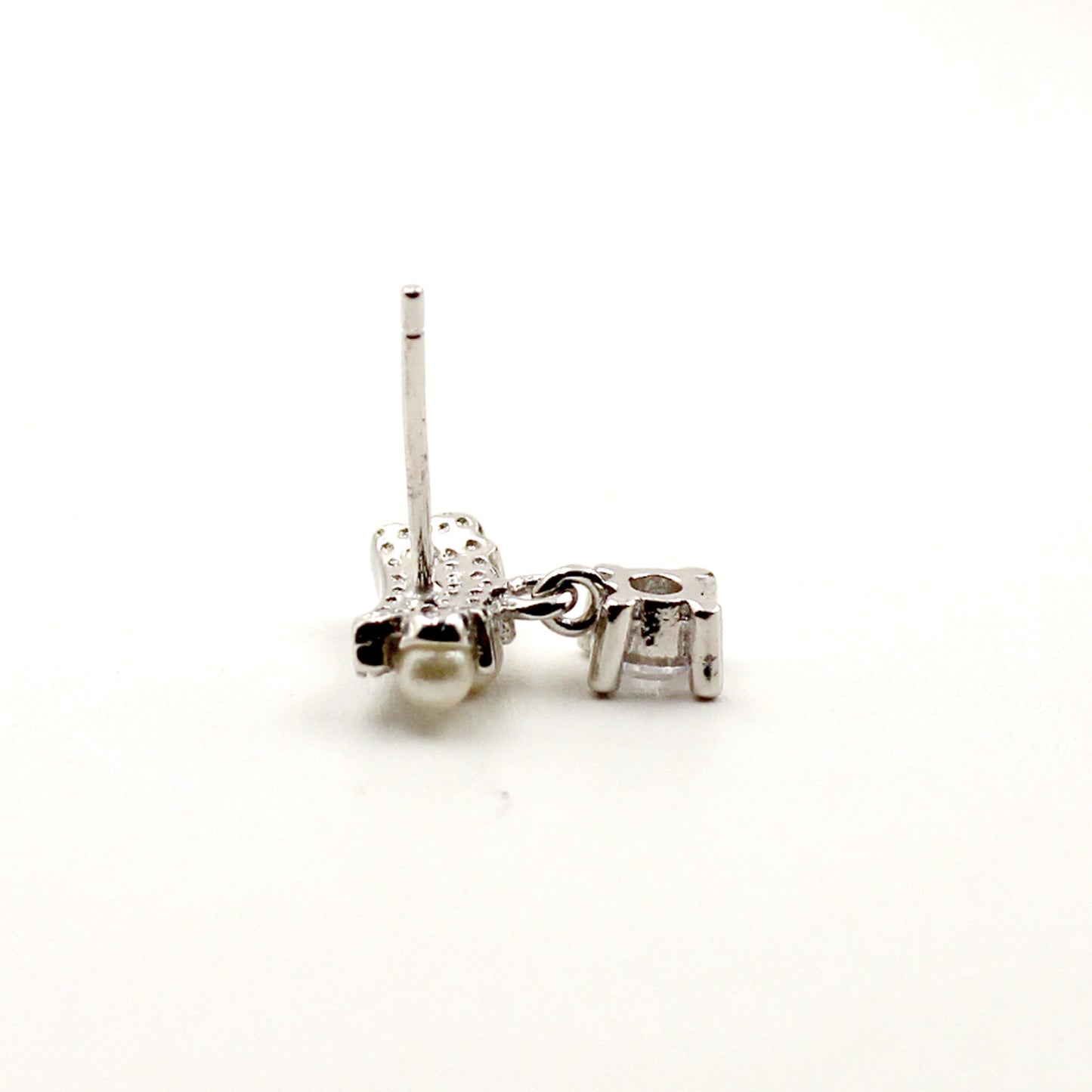 Shiny Stone And Pearl Earring
