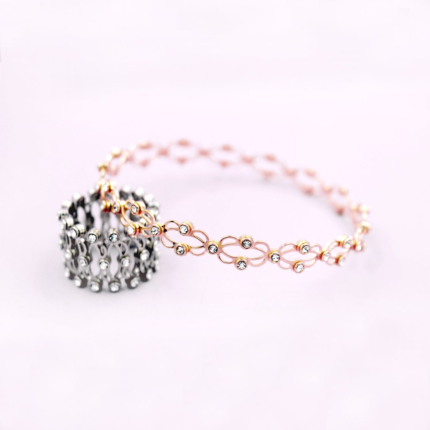 Supple Bracelet With Royal White Stone