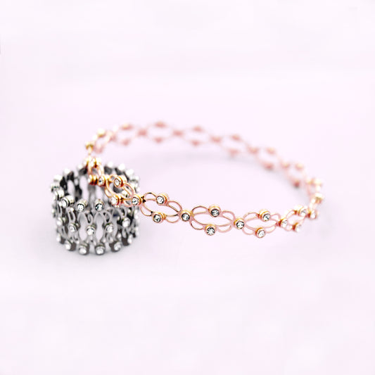 Supple Bracelet With Royal White Stone