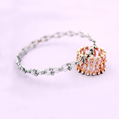 Supple Bracelet With Royal White Stone