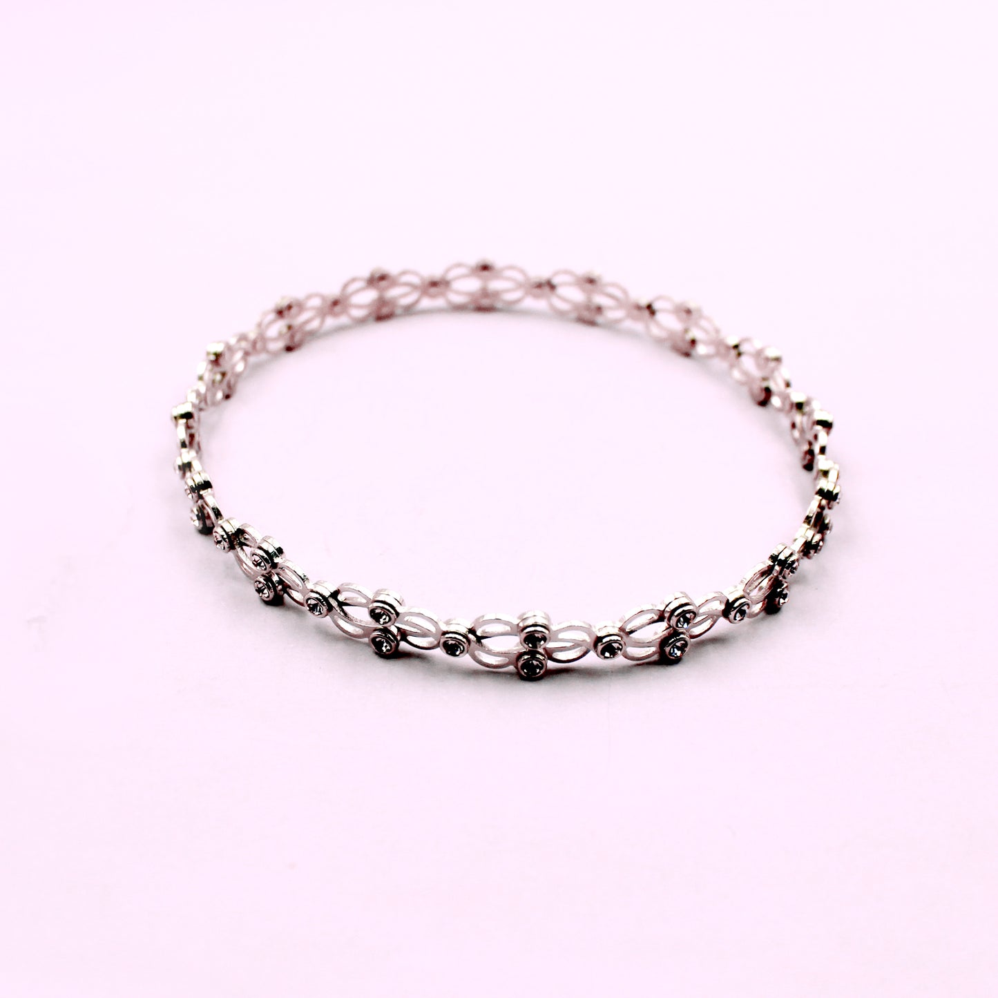 Supple Bracelet With Royal White Stone