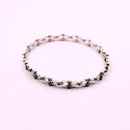 Supple Bracelet With Royal White Stone