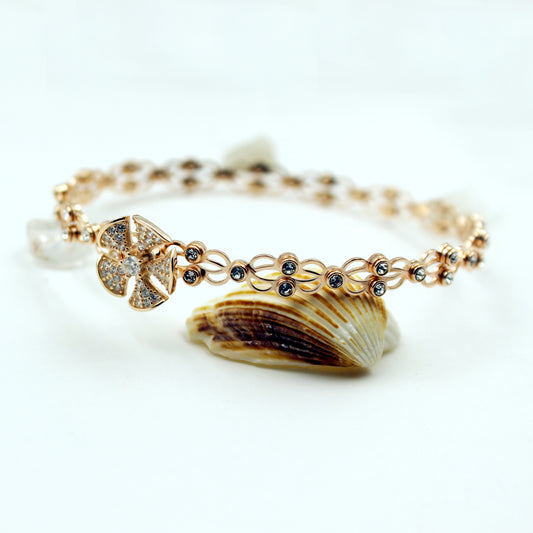 Supple Bracelet With Stone Flower