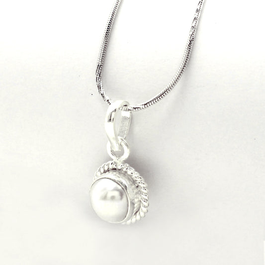 Silver Pretty In Pearl Pendant