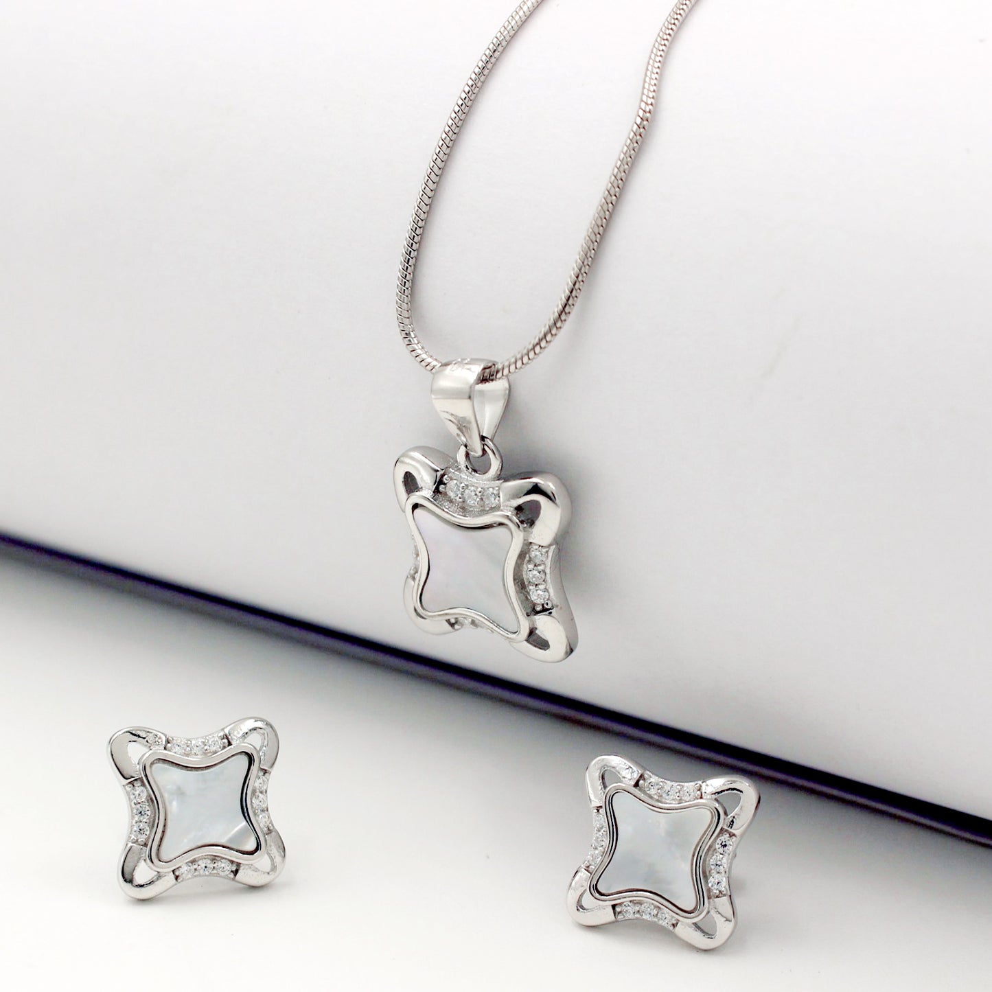 Silver Cushion Square Set