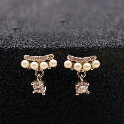 Shiny Stone And Pearl Earring