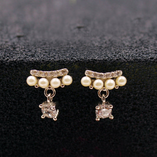 Shiny Stone And Pearl Earring