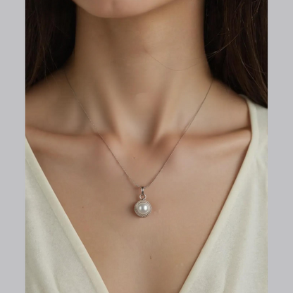 Silver Pretty In Pearl Pendant